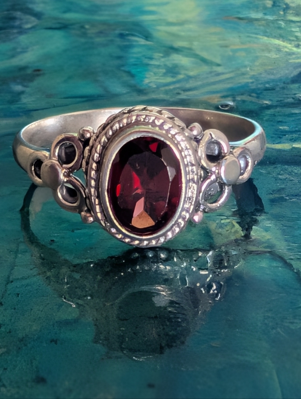 ๐ Sterling Silver Genuine Garnet Oval Ring Size 7